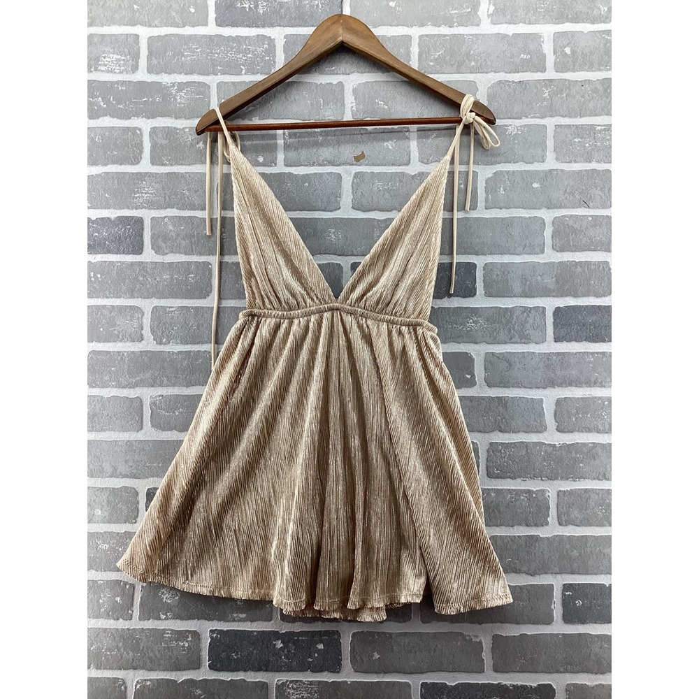 Lucy in the Sky Gold Metallic Plisse Romper Tie Shoulder V-Neck Playsuit Medium